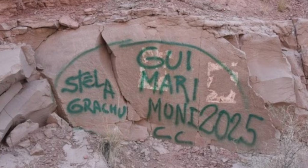 Turistas que vandalizaron rocas en Potrerillos pagaron más de $2 millones de&nbsp;multa